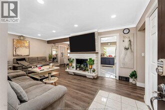 5815 Canada St in Windsor, ON - Building Photo - Building Photo