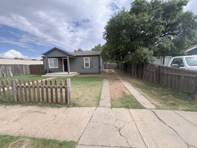 1709 23rd St in Lubbock, TX - Building Photo - Building Photo