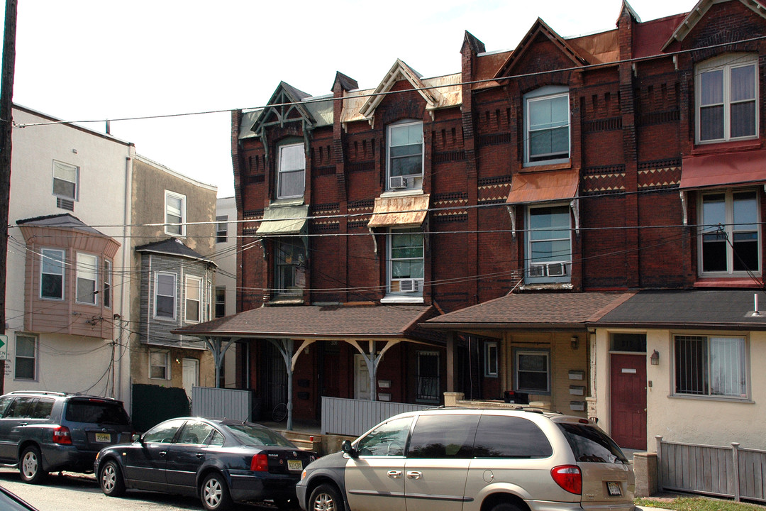 University Village Apartments 306 N 32nd in Philadelphia, PA - Building Photo