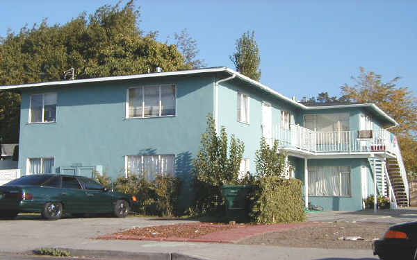 120 Northumberland Ave in Redwood City, CA - Building Photo - Building Photo