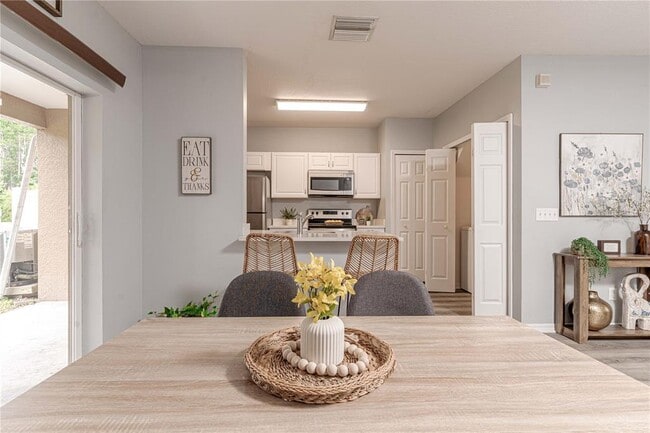 1250 Charlesworth Dr in Wesley Chapel, FL - Building Photo - Building Photo