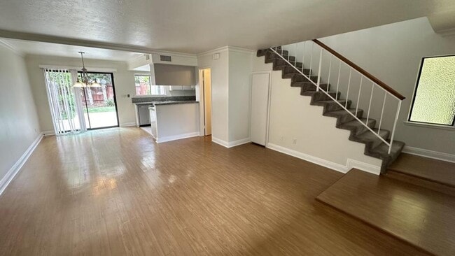 2424 Santa Ana Ave in Costa Mesa, CA - Building Photo - Building Photo