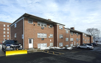 27 Smith St in Perth Amboy, NJ - Building Photo - Building Photo