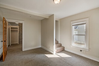 5624 Brooklyn Ave NE in Seattle, WA - Building Photo - Building Photo