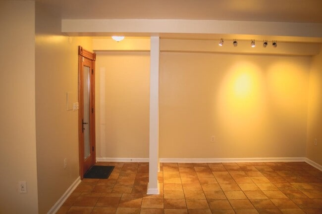 1535 9th St NW, Unit B in Washington, DC - Building Photo - Building Photo