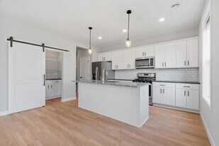 2252 Jordyn Rd NW in Rochester, MN - Building Photo