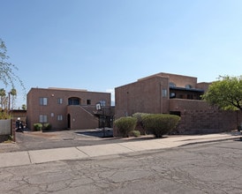 Meadow Park Apartments in Tucson, AZ - Building Photo - Building Photo