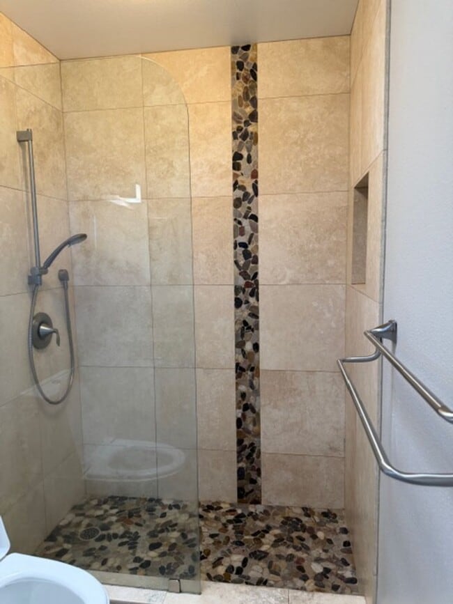 75 Kaupea St in Makawao, HI - Building Photo - Building Photo