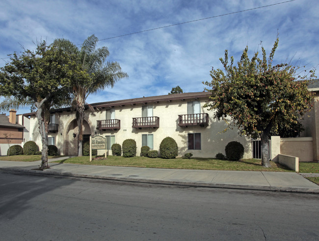 El Pueblo in Garden Grove, CA - Foto de edificio - Building Photo