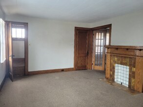 305 Cascade St, Unit 305 in Erie, PA - Building Photo - Building Photo