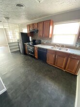 1636 S Glenn Ave in Wichita, KS - Foto de edificio - Building Photo
