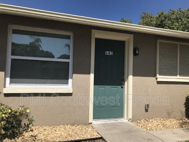 141 W Perry Ln in Englewood, FL - Building Photo - Building Photo