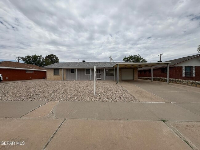 property at 3305 Killarney St
