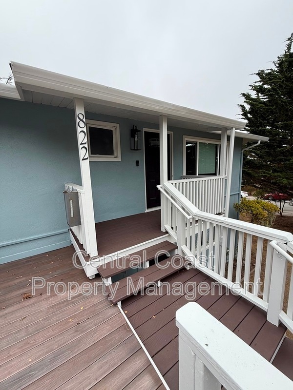 822 Cedar St in Pacific Grove, CA - Building Photo - Building Photo