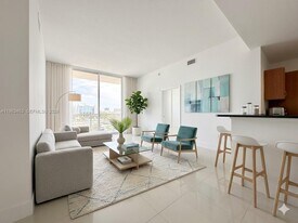 2775 NE 187th St in Aventura, FL - Building Photo