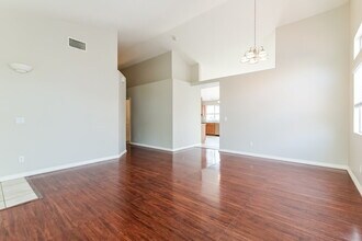 245 Marks St in Henderson, NV - Building Photo - Building Photo