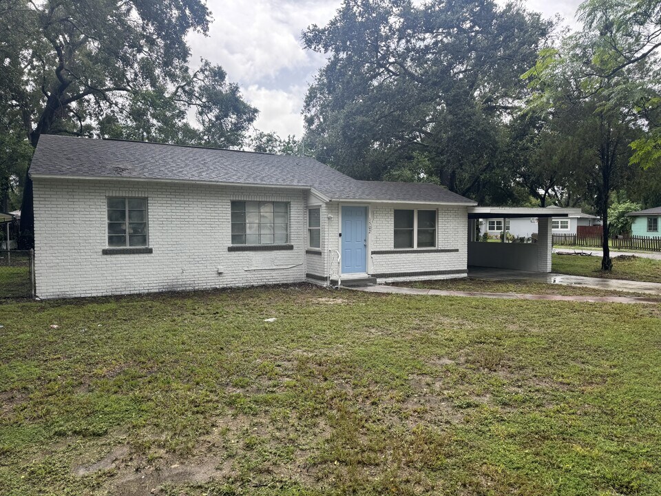 1502 E Shadowlawn Ave in Tampa, FL - Building Photo