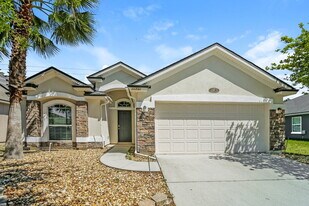 15732 Tisons Bluff Rd in Jacksonville, FL - Building Photo