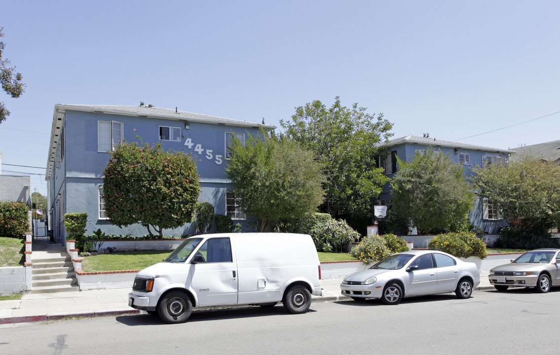 Talmadge Manor Apartments in San Diego, CA - Building Photo