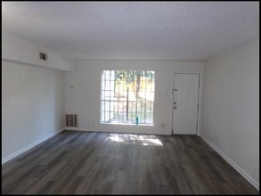 1712 Sanford Dr in Little Rock, AR - Building Photo - Building Photo