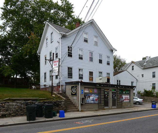 938-940 Douglas Ave in Providence, RI - Building Photo - Building Photo