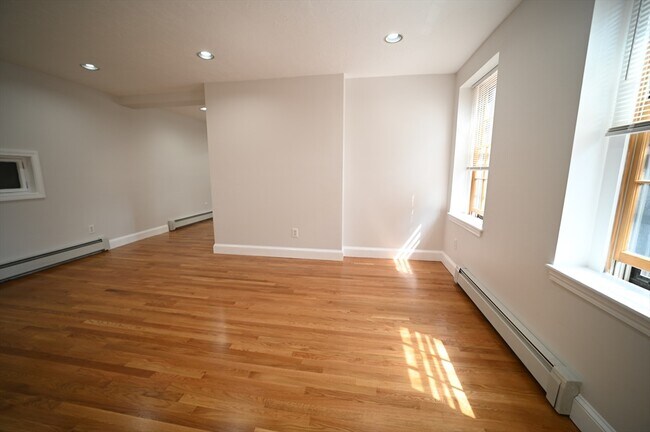 9 Winchester St in Boston, MA - Building Photo - Building Photo