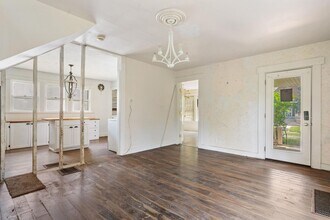 2225 Catalpa Dr. in Dayton, OH - Building Photo - Building Photo