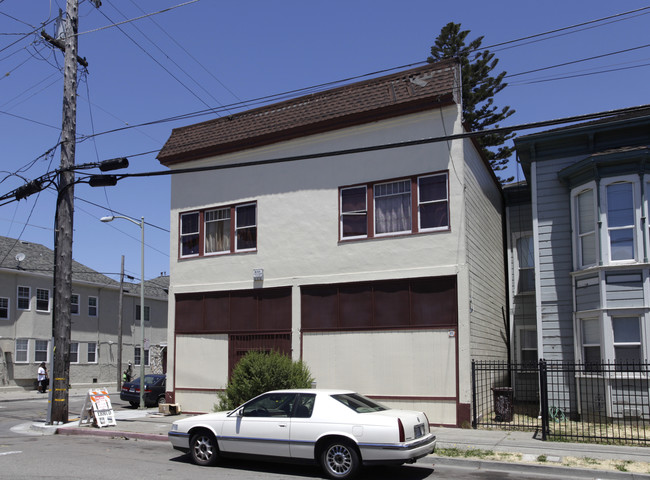 1646 12th St in Oakland, CA - Foto de edificio - Building Photo