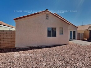 885 Angelus Oaks Dr in Henderson, NV - Building Photo - Building Photo