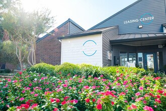 Bridgeport in Irving, TX - Foto de edificio - Building Photo