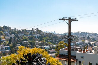 3909 Cumberland Ave in Los Angeles, CA - Building Photo - Building Photo