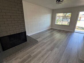 5204 Karm Way in Sacramento, CA - Building Photo - Building Photo