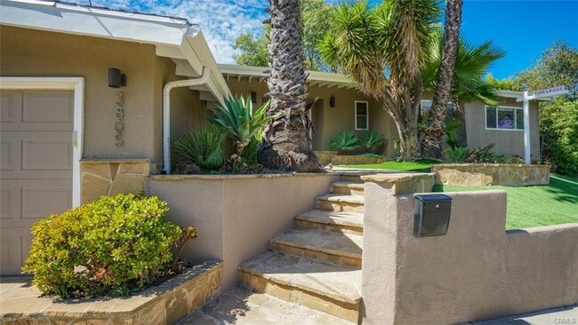 3805 Beverly Ridge Dr in Los Angeles, CA - Building Photo - Building Photo