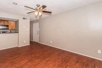 District West in Lubbock, TX - Building Photo - Building Photo
