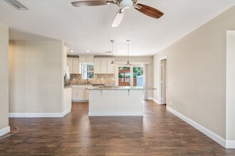 1860 37th Ave in Vero Beach, FL - Building Photo - Building Photo