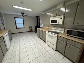638 Marion Dairy Rd in Lindale, GA - Building Photo - Building Photo
