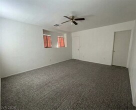 5698 Doubleday St in Las Vegas, NV - Building Photo - Building Photo