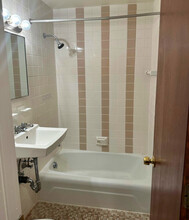 170 Beacon St, Unit 160-22 in Boston, MA - Building Photo - Building Photo