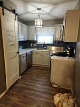 400 Crowe Dr in Euless, TX - Building Photo - Building Photo