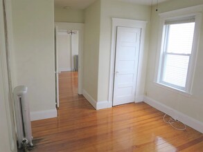 96 Conwell Ave, Unit 1 in Somerville, MA - Foto de edificio - Building Photo