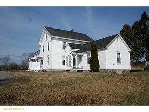 319 Belmont Ave in Belfast, ME - Building Photo - Building Photo