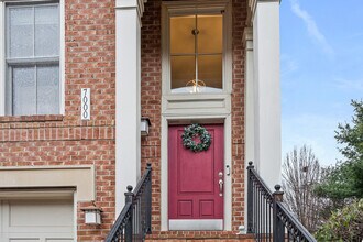 7000 Eastern Red Cedar Ln in McLean, VA - Building Photo - Building Photo