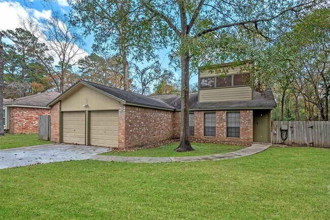 property at 8 W Bigelow Oak Ct