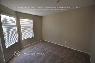 10246 N 66th Ave in Glendale, AZ - Foto de edificio - Building Photo