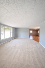 2917 Takena St SW in Albany, OR - Building Photo - Building Photo