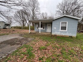 68 Monroe Ave in Jackson, TN - Building Photo