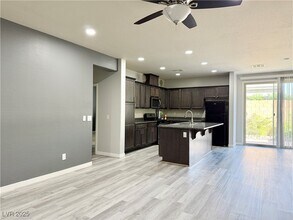 6712 Stonetrace St in Las Vegas, NV - Building Photo - Building Photo