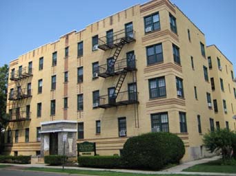 The Carolina in Mineola, NY - Building Photo