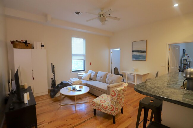 105 11th St in Hoboken, NJ - Building Photo - Building Photo