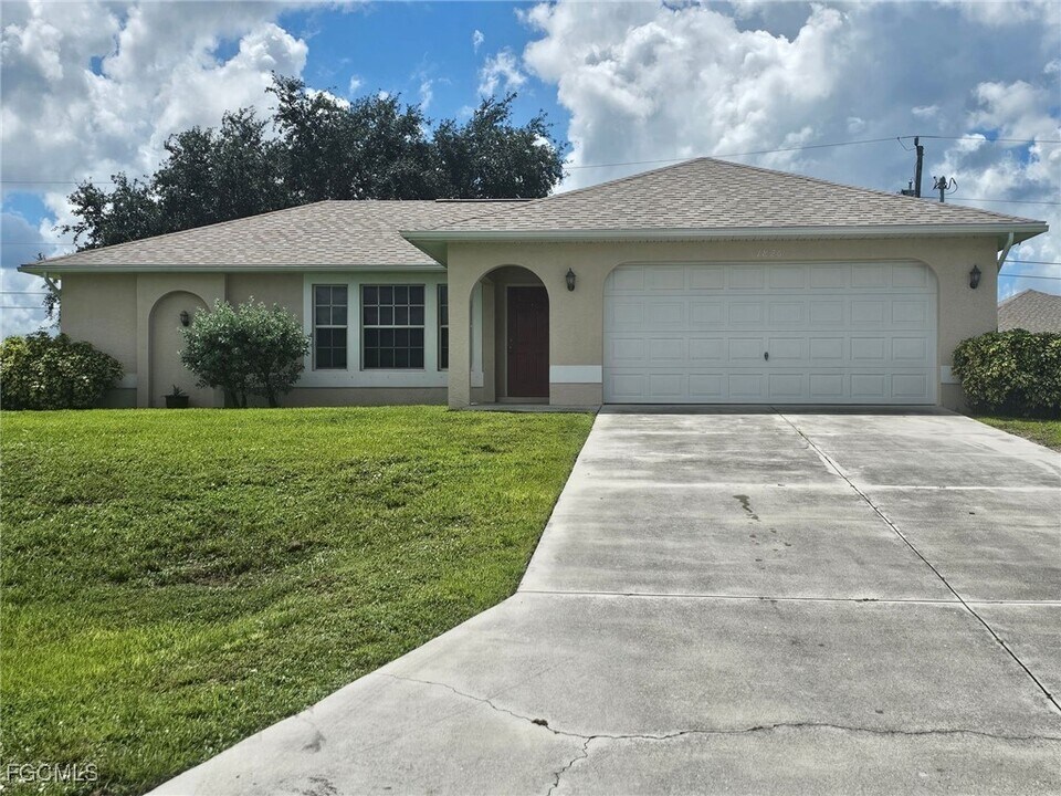 1826 NE 17th Terrace in Cape Coral, FL - Building Photo